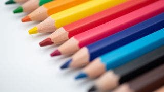 色鉛筆のおすすめ人気17品。プロ愛用品や子供も大人も使いやすい油性/水彩のアイテムをご紹介のサムネイル画像